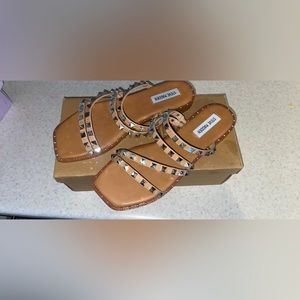 Brand new Steve Madden Skyler style sandals